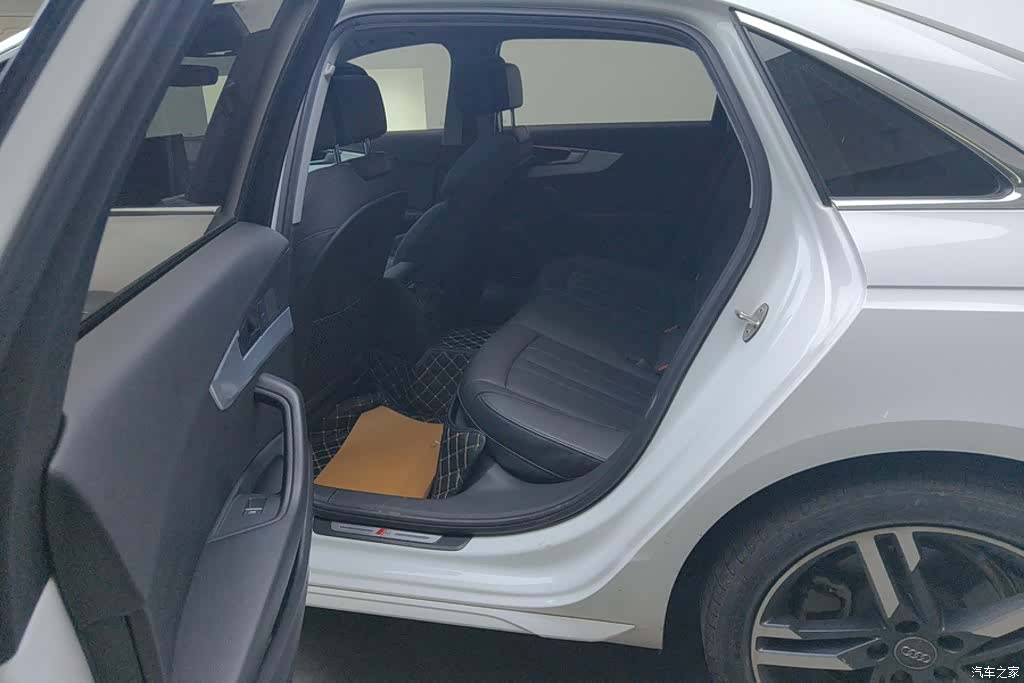 Audi A4L, 2020 11