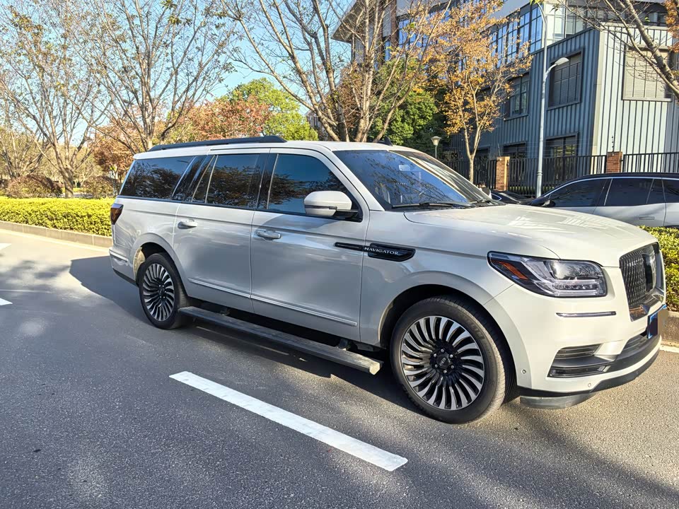 Lincoln Navigator