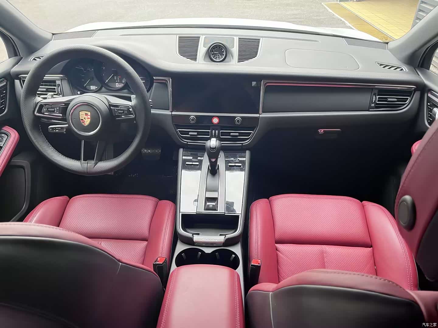 Porsche Macan, 2025 11
