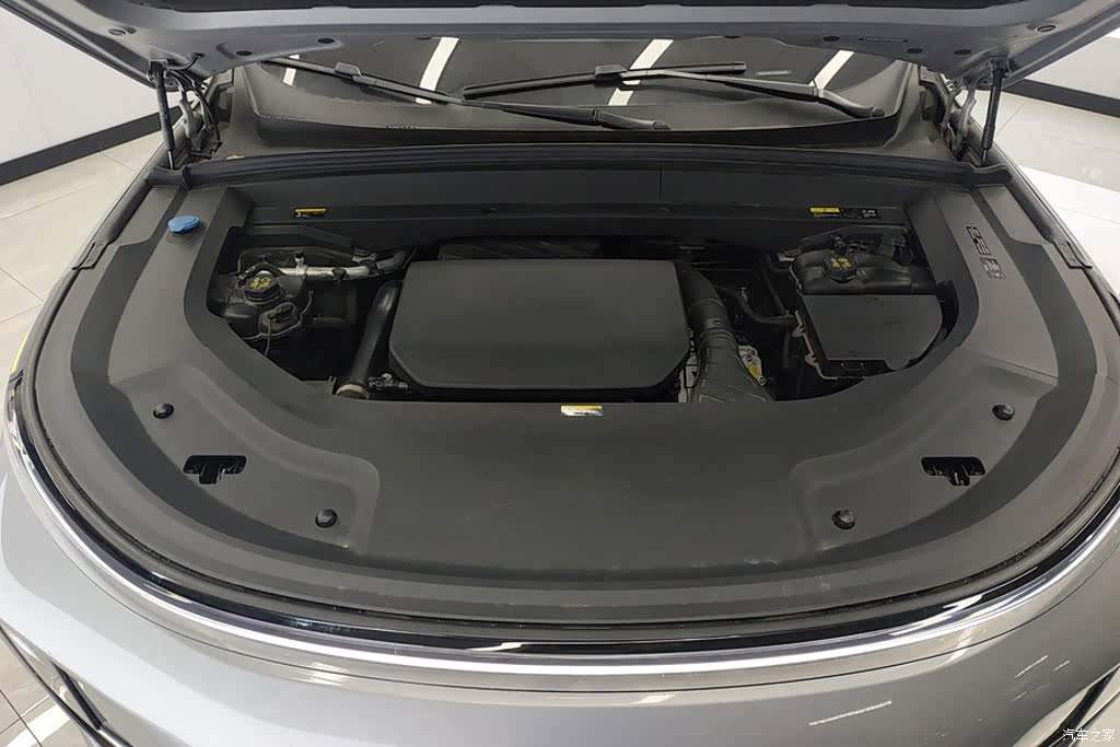 Li Auto L9, 2023 10