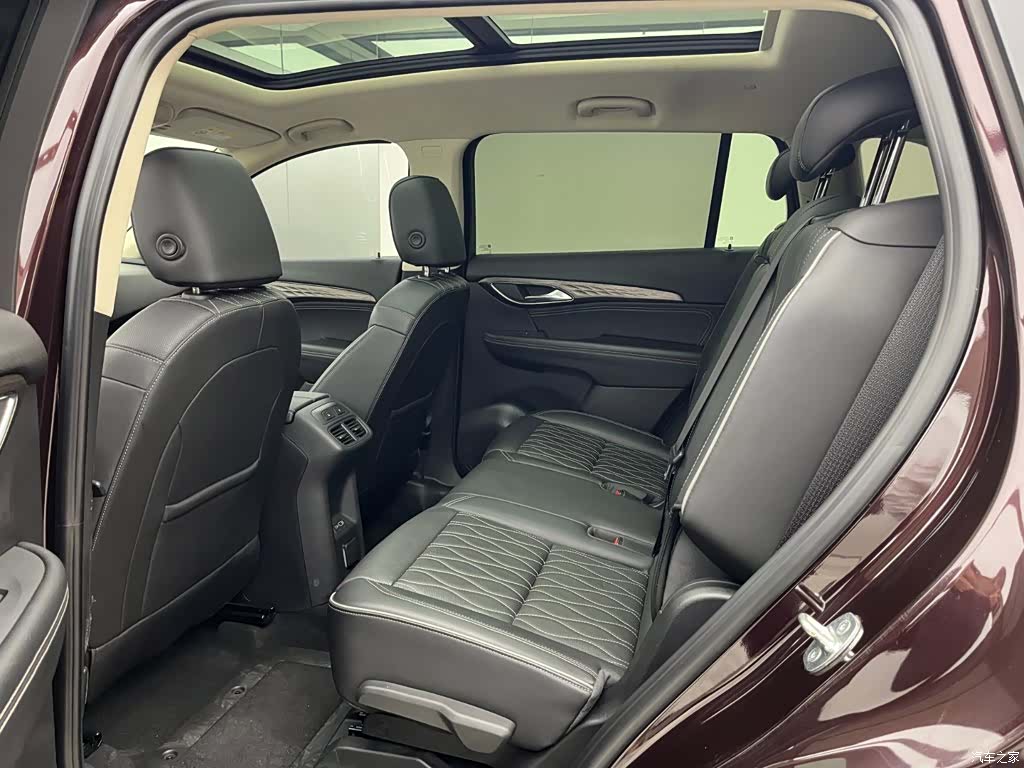 Buick Envision Plus, 2021 7