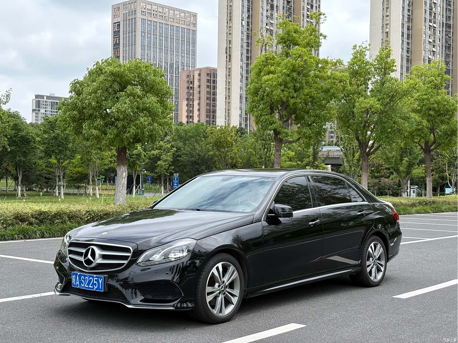 Mercedes-Benz E-Class, 2014 1
