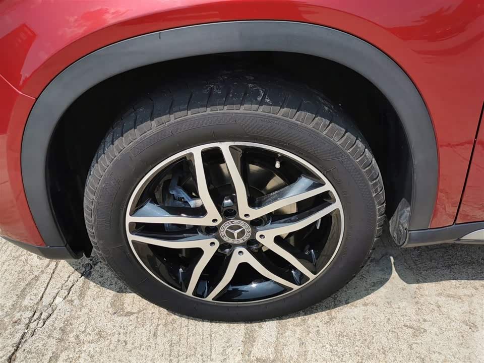 Mercedes-Benz GLA Mercedes-Benz GLA