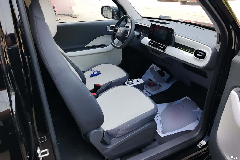 Geely Panda, 2025 8