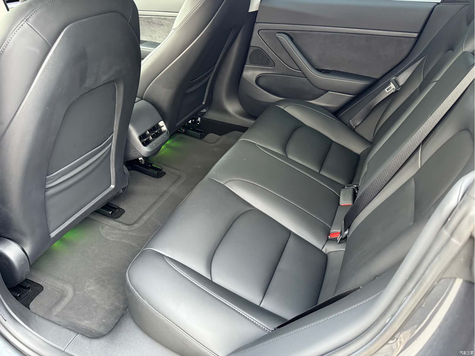 Tesla Model 3, 2021 14