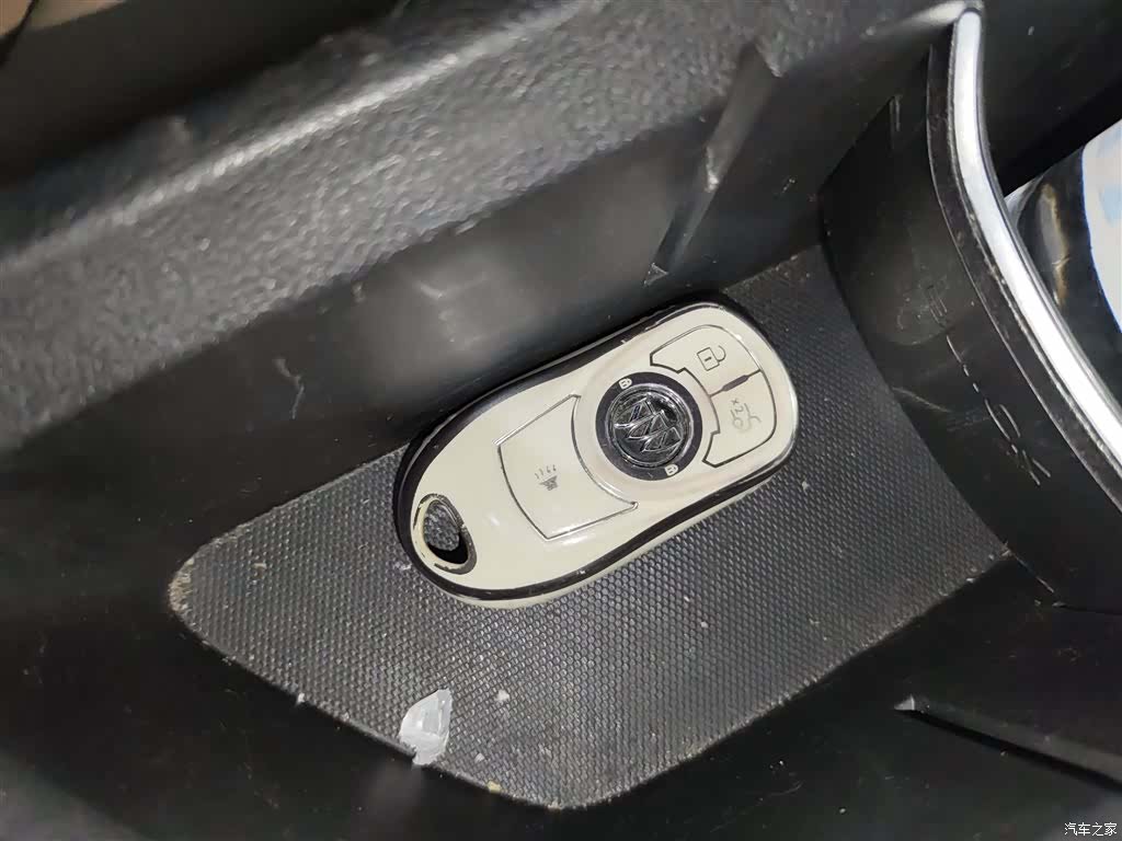 Buick GL6, 2021 9