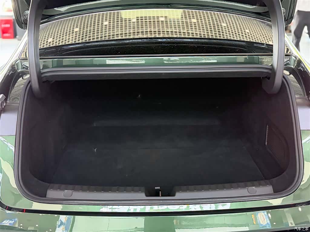Geely 8, 2025 11