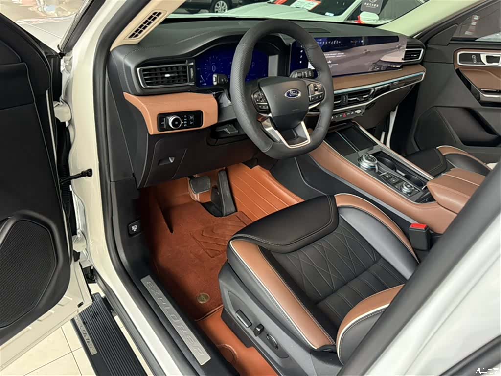 Ford Explorer, 2023 10