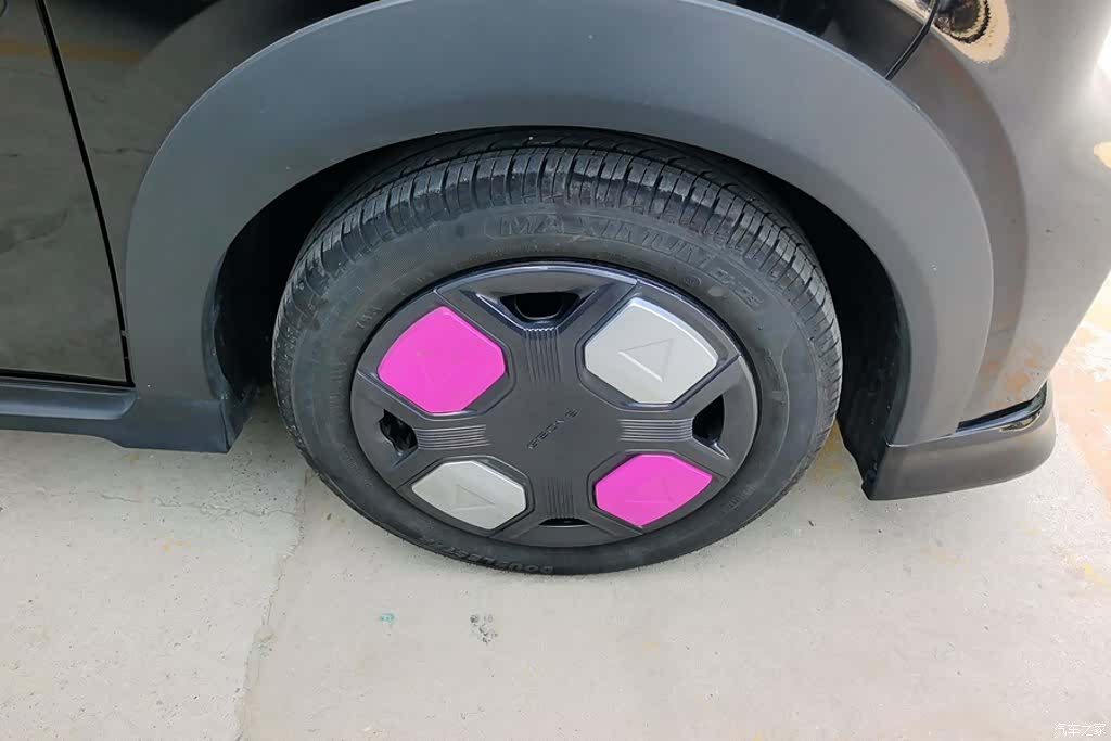 Geely Panda, 2025 6