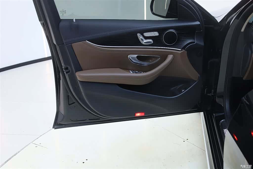 Mercedes-Benz E-Class, 2020 16