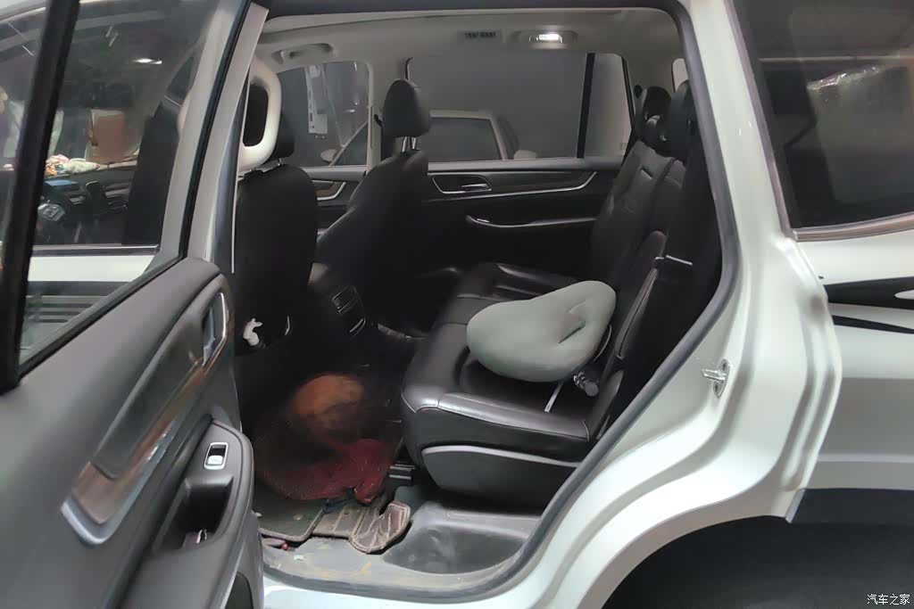 Roewe RX8, 2018 11