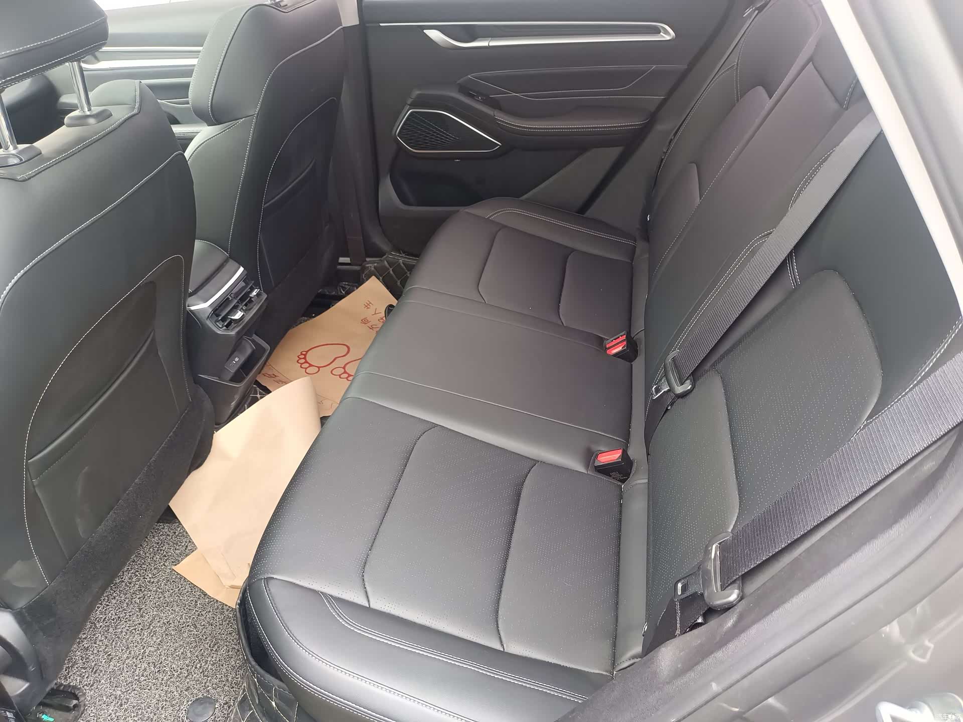 Geely Emgrand, 2023 все фото