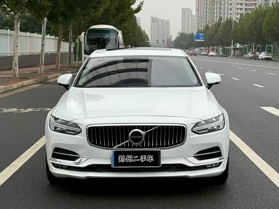 Volvo S90