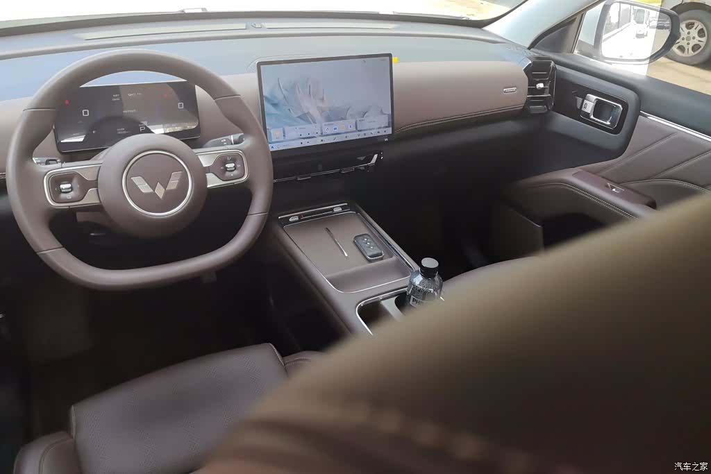 Wuling 560, 2025 12