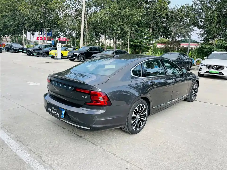 Volvo S90