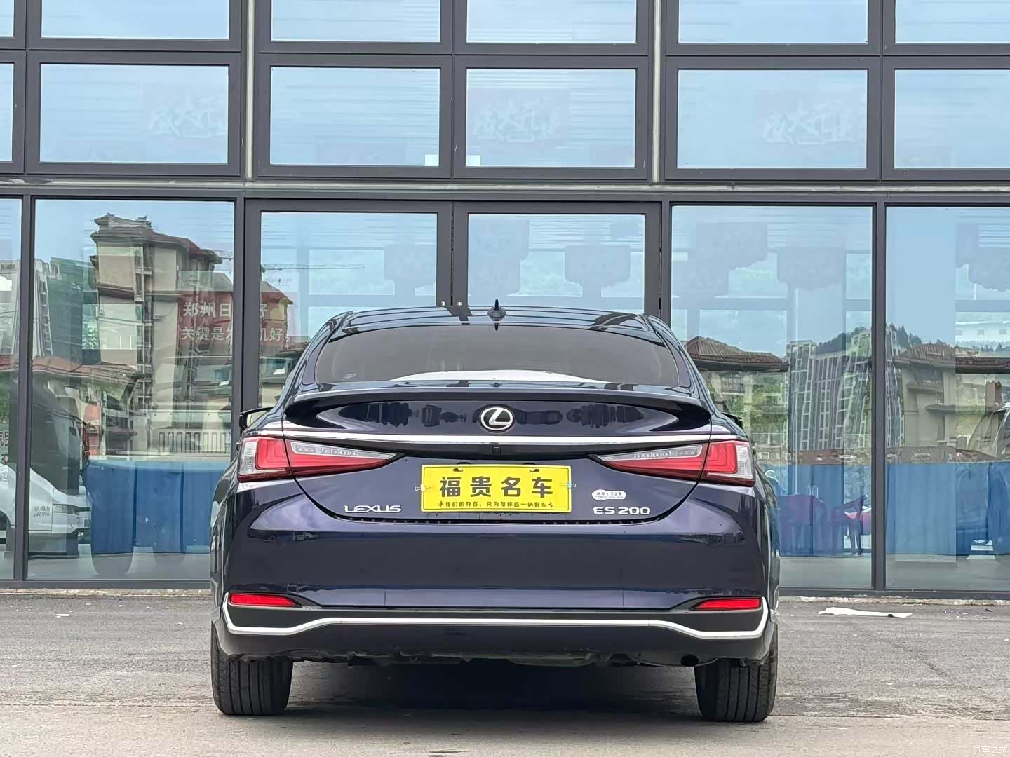 Lexus ES, 2019 все фото