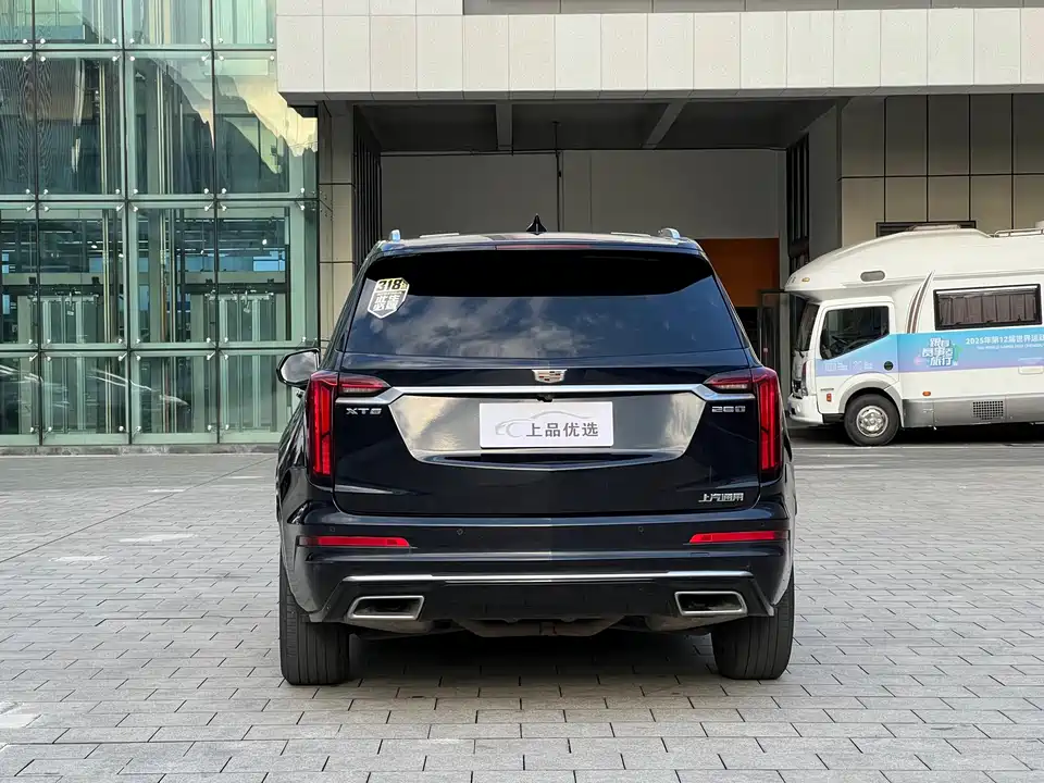 Cadillac XT6
