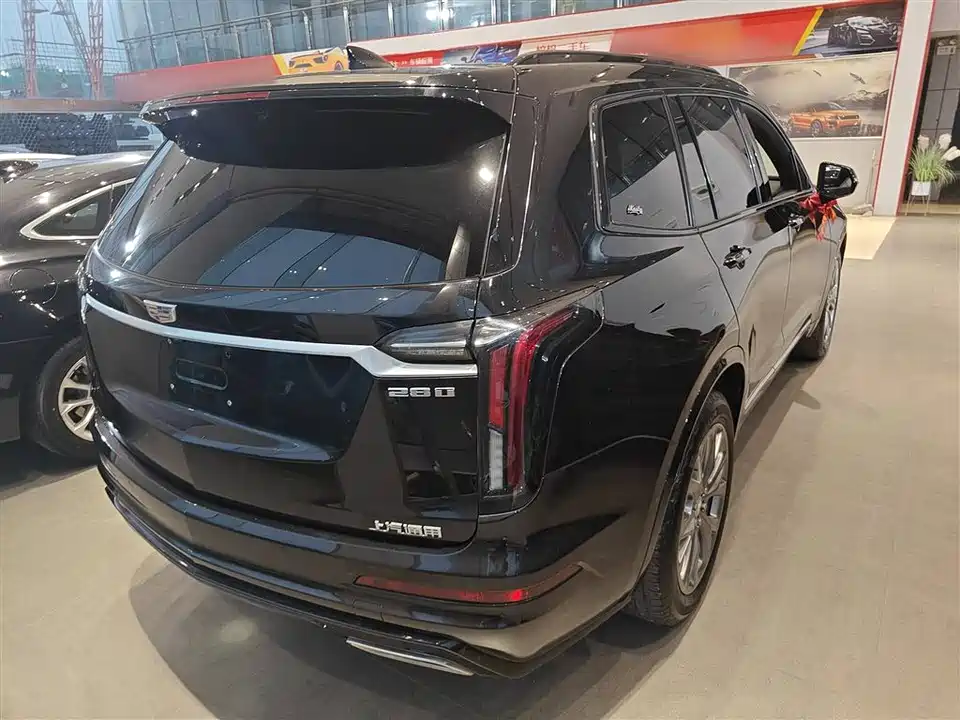 Cadillac XT6