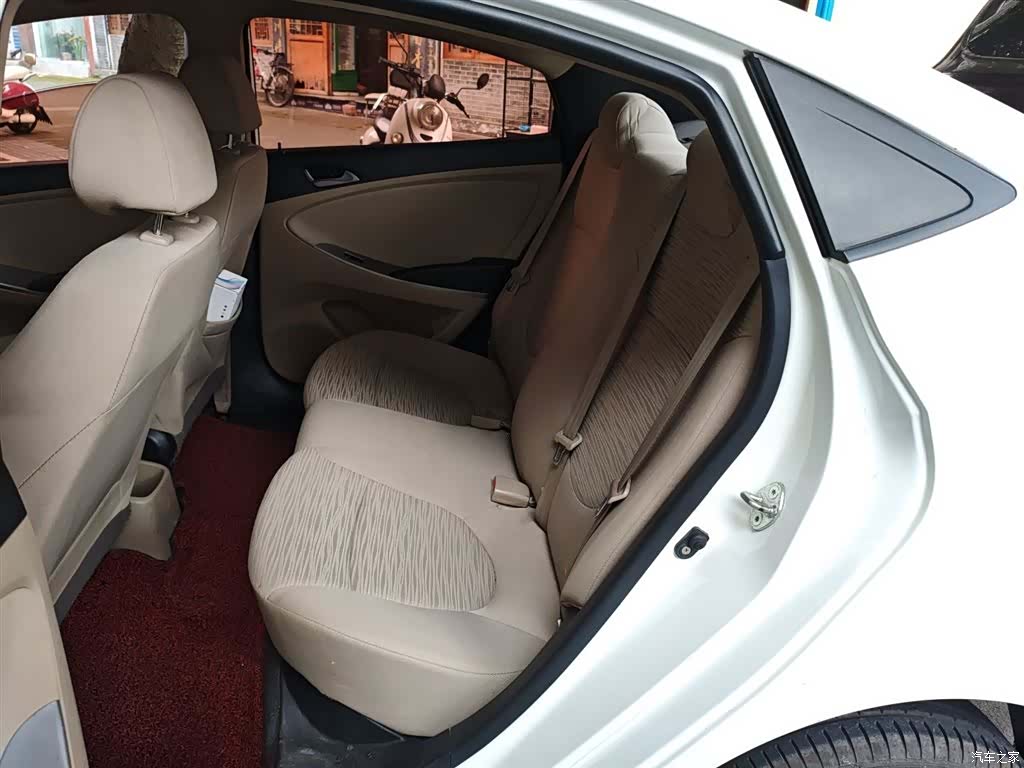 Hyundai GLS, 2017 15