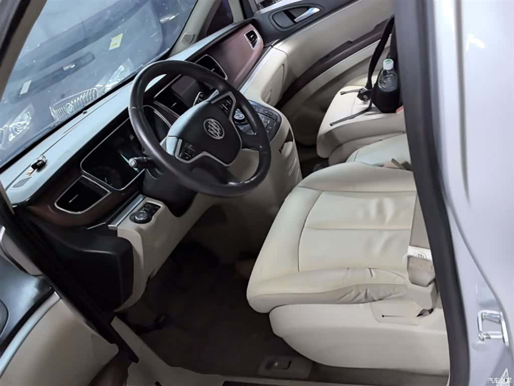Buick GL8, 2018 15