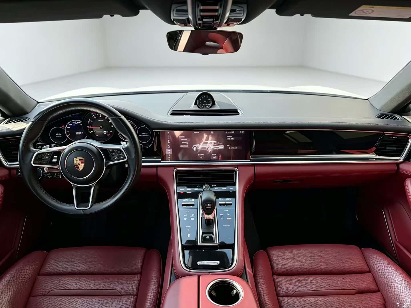 Porsche Panamera, 2020 все фото
