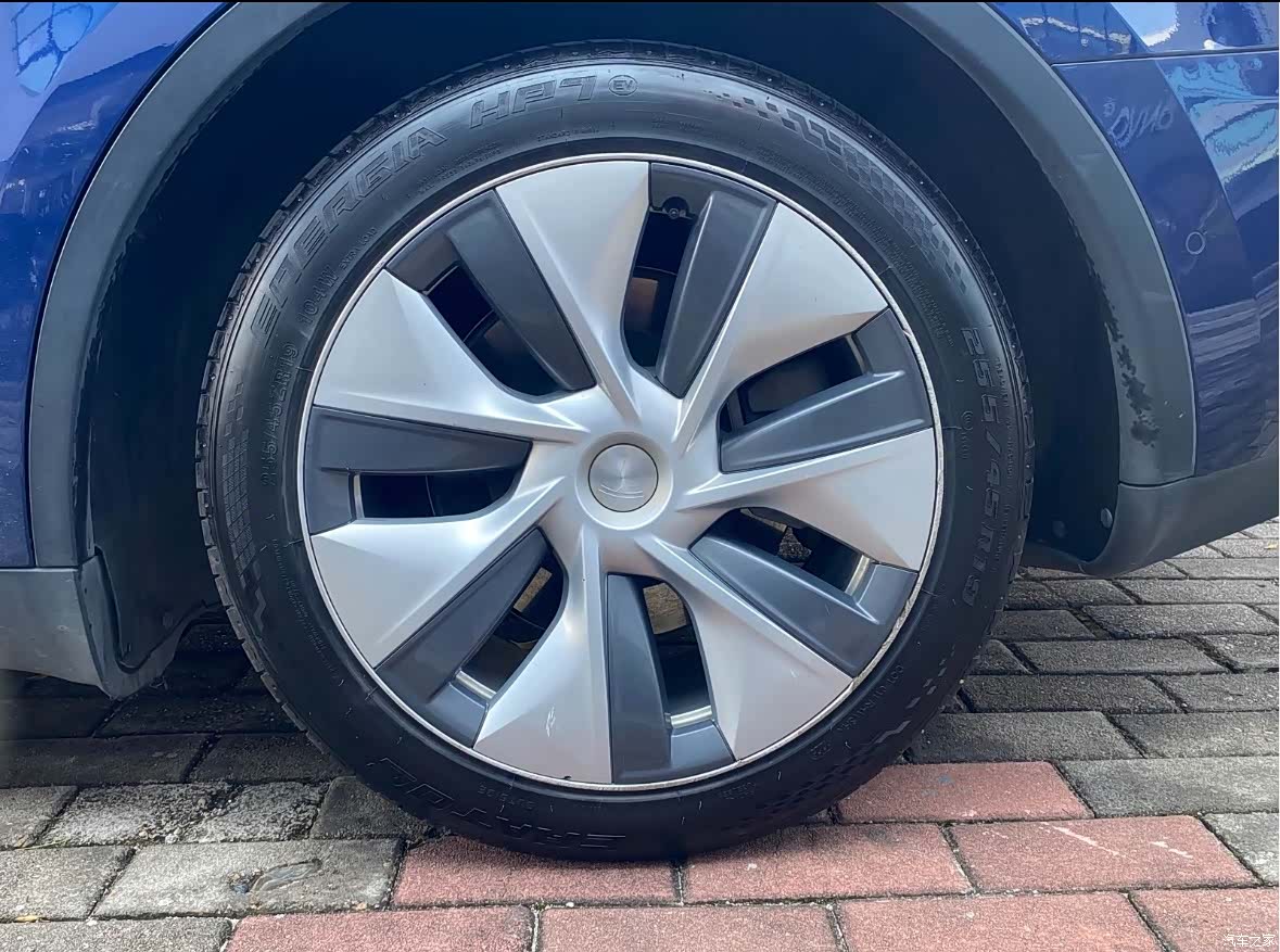 Tesla Model Y, 2022 13