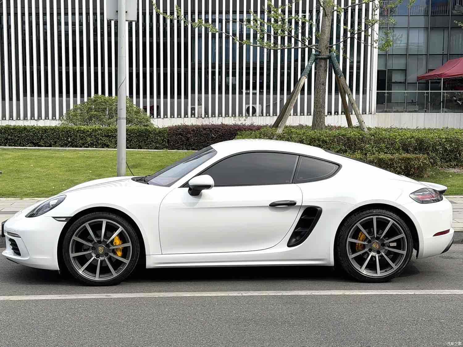 Porsche Cayman, 2018 9