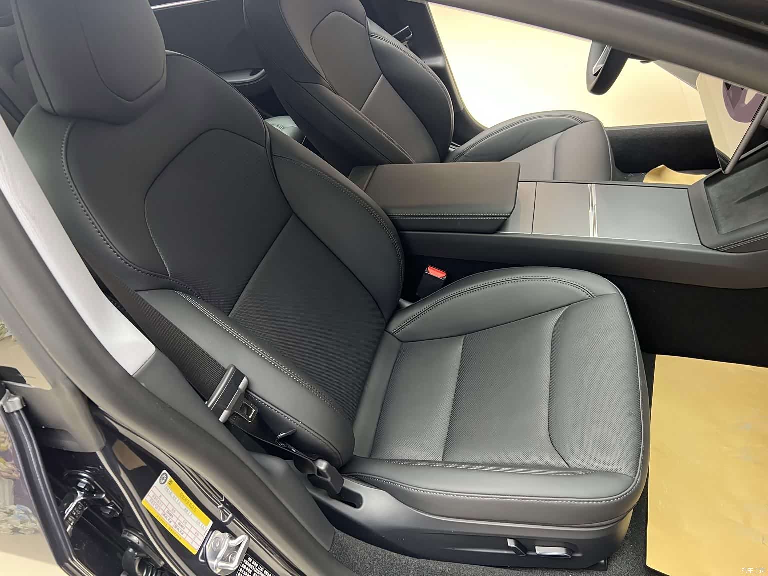 Tesla Model 3, 2026 17