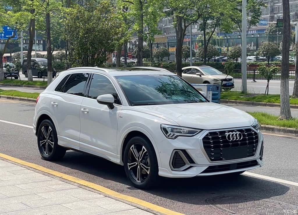 Audi Q3, 2023 2