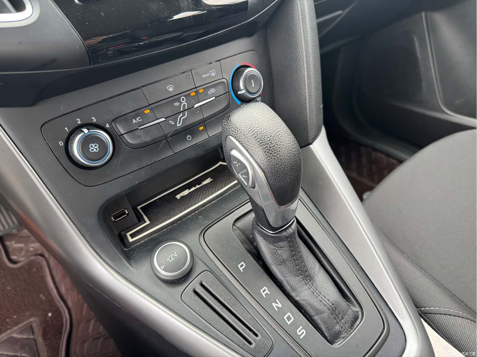 Ford Focus, 2018 10