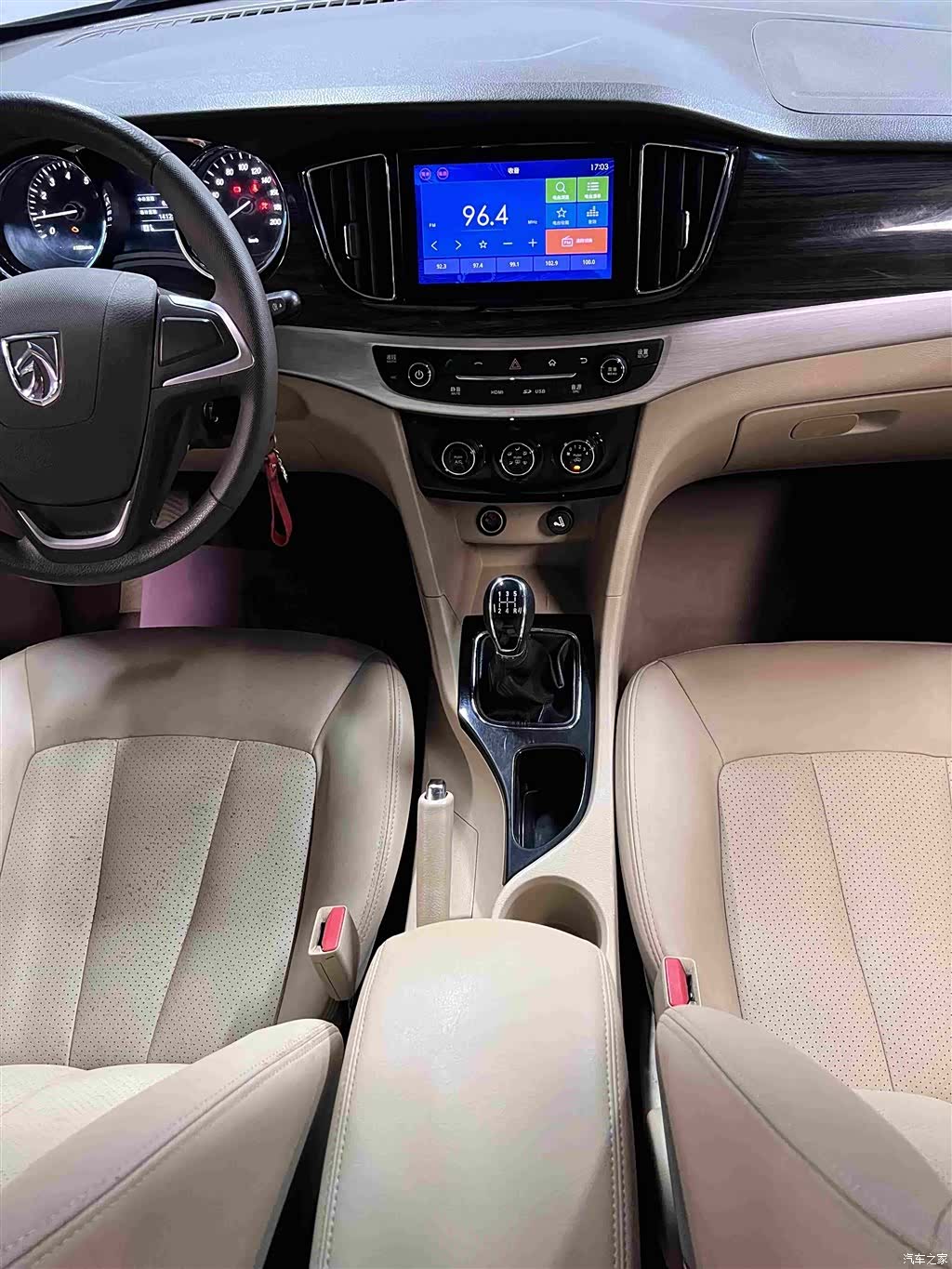 Wuling 730, 2016 16