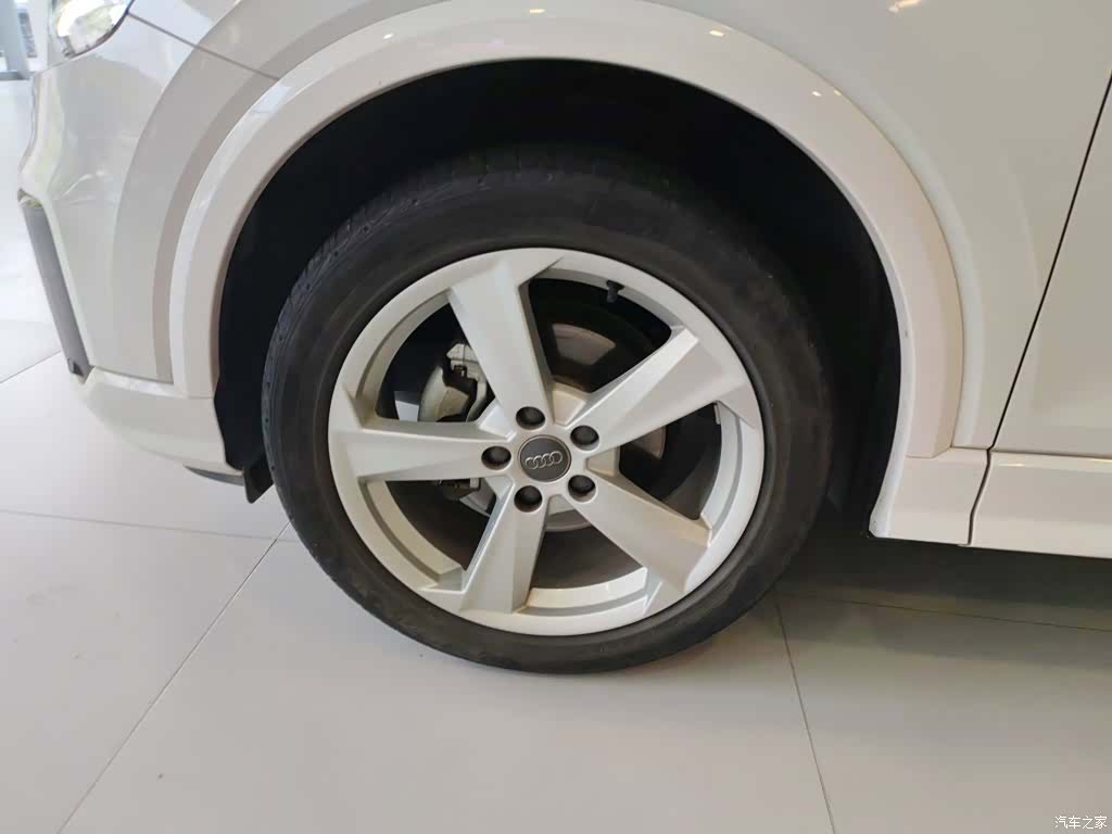 Audi Q2L, 2020 25