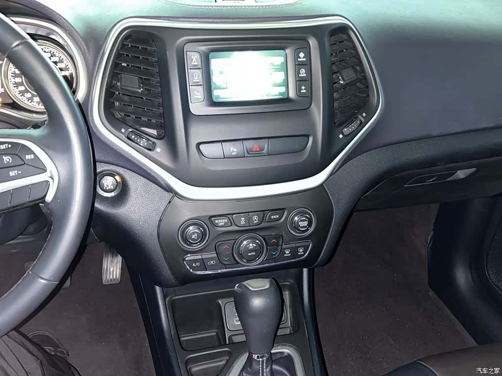 Jeep Cherokee, 2016 13