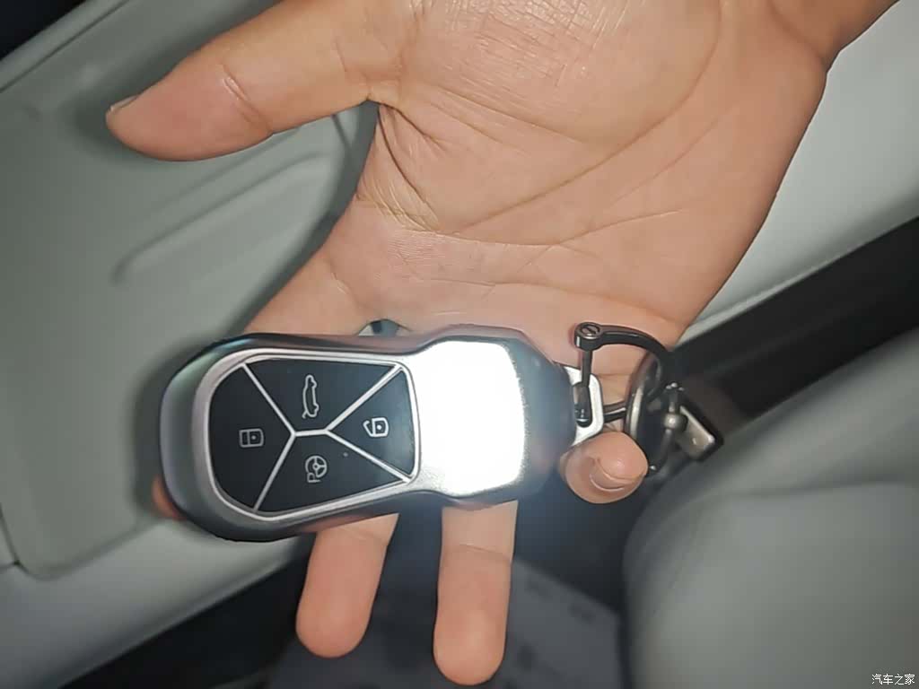 Xpeng G6, 2024 9