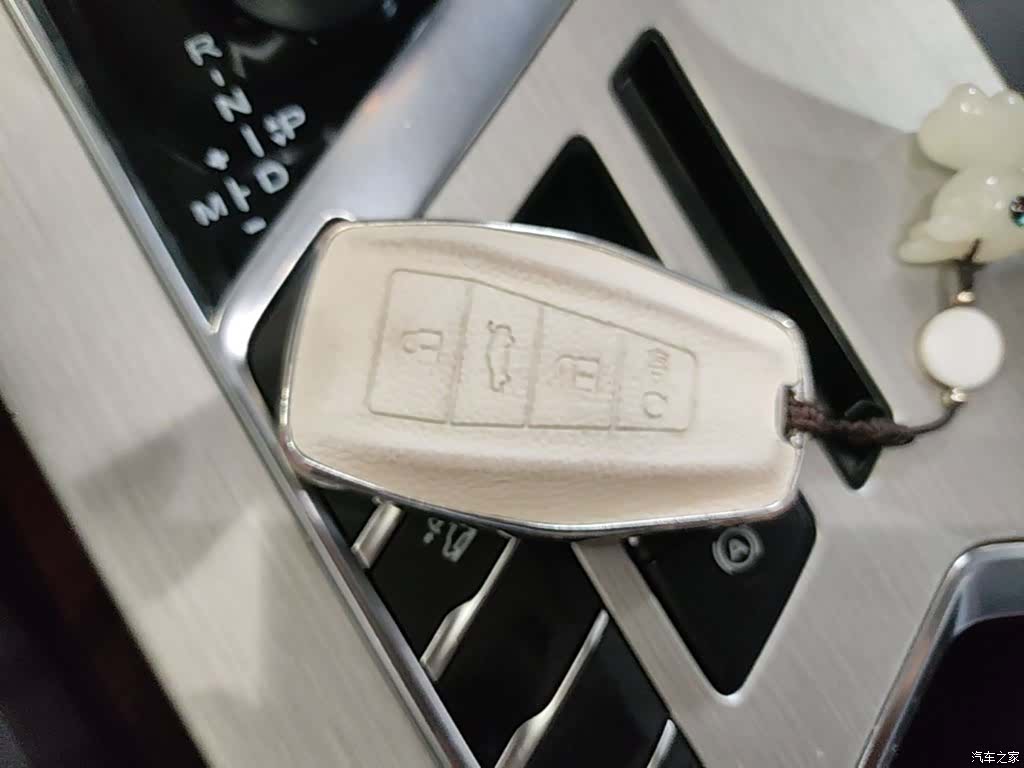 Geely Coolray, 2022 9
