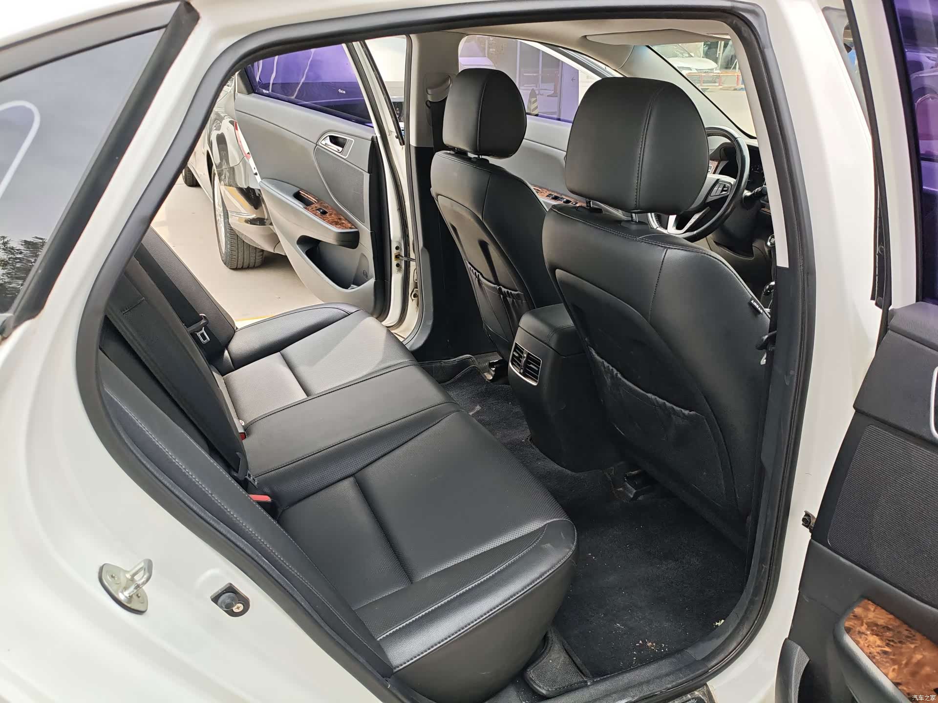 Hyundai DLX, 2015 12