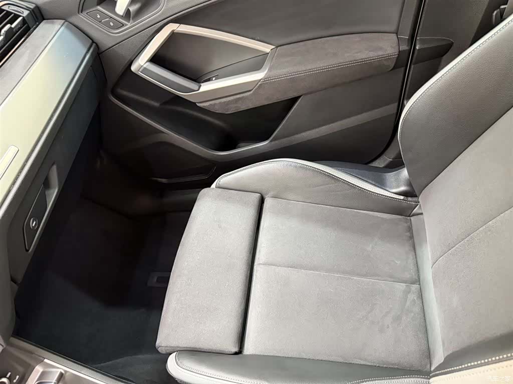 Audi Q3, 2023 13