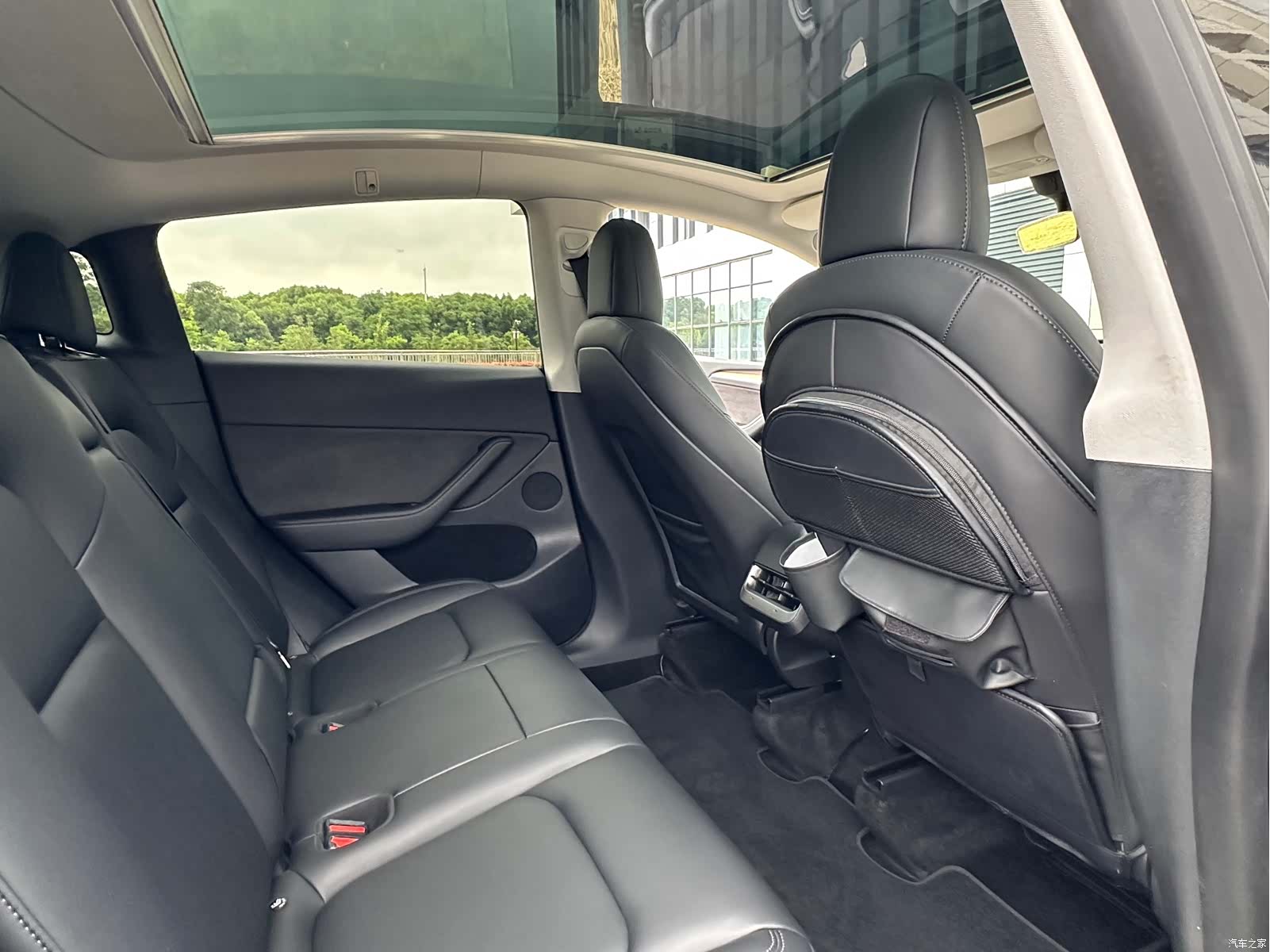 Tesla Model Y, 2022 10