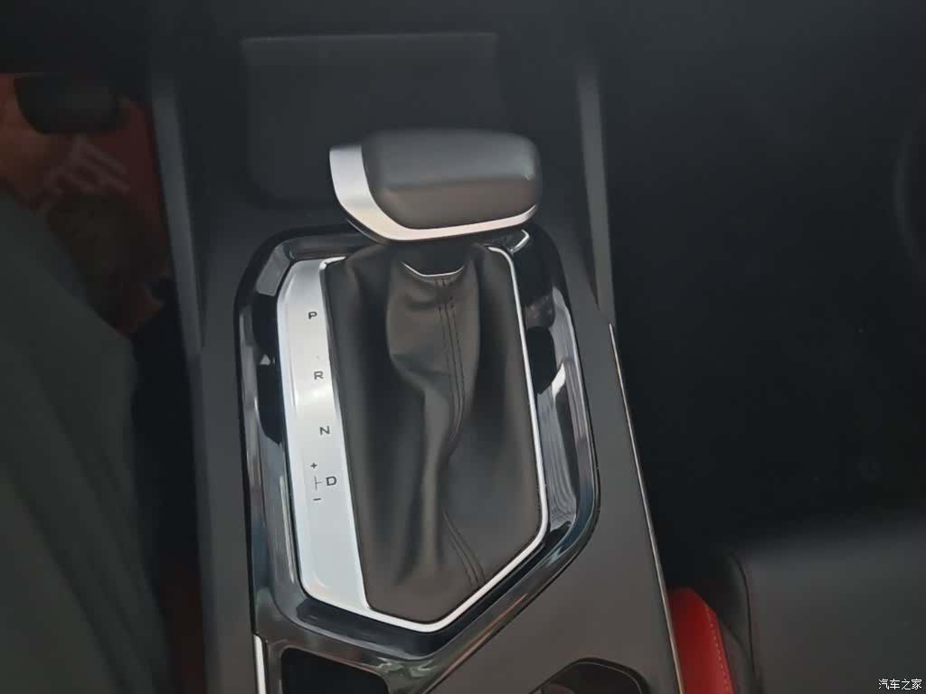 Geely Emgrand, 2022 14
