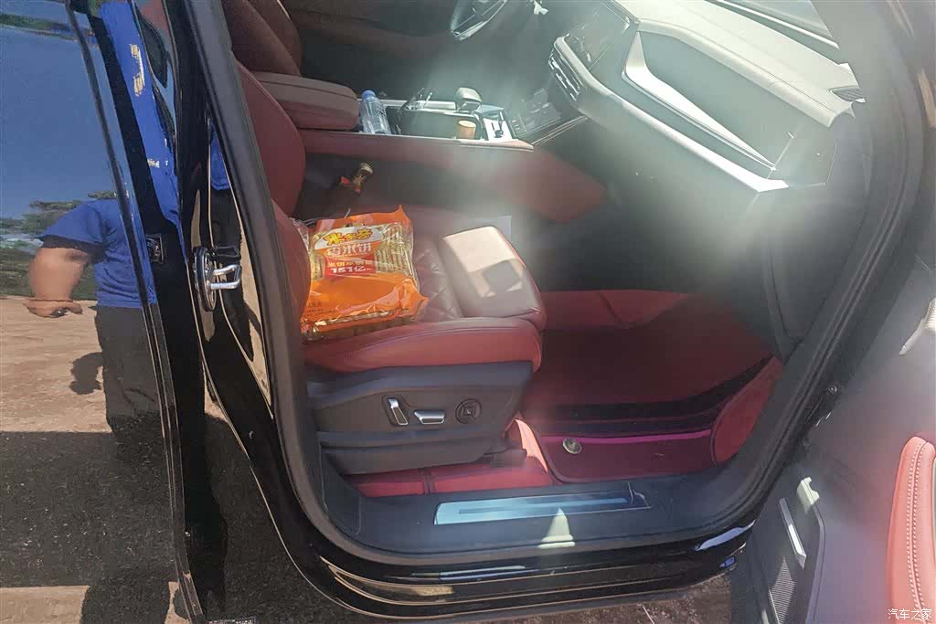 Audi Q6, 2025 8