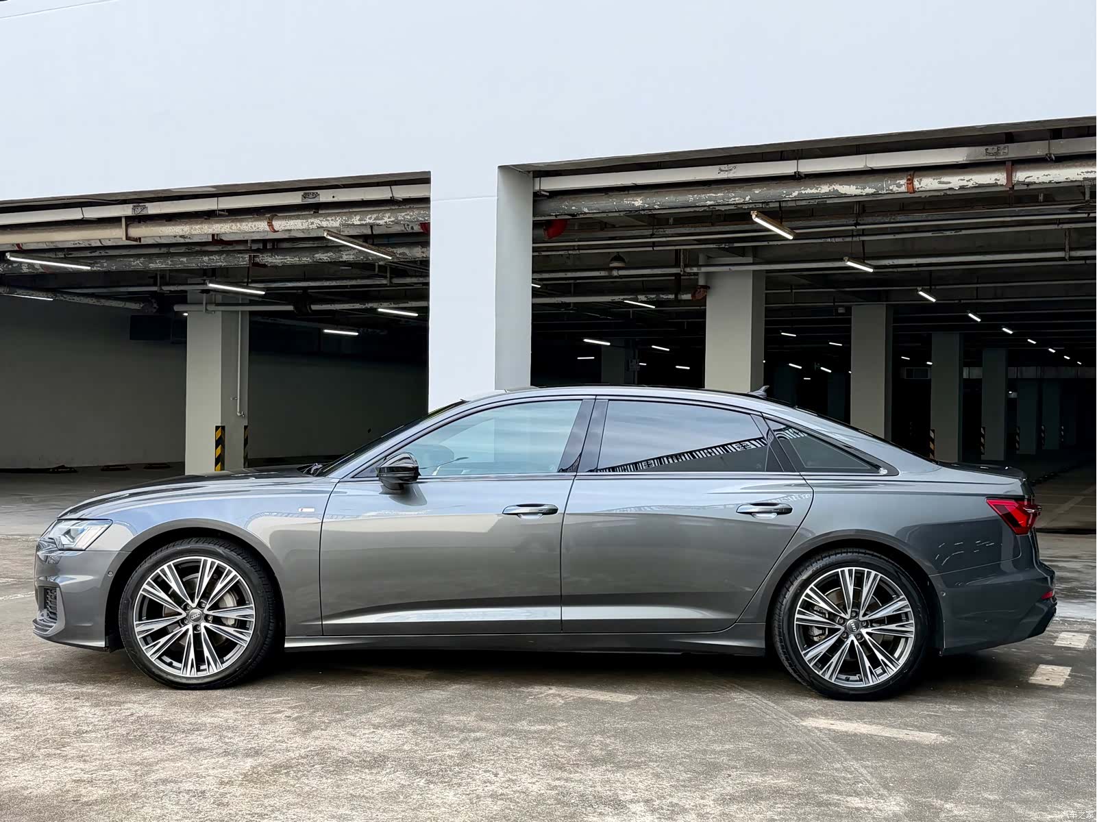Audi A6L, 2020 4