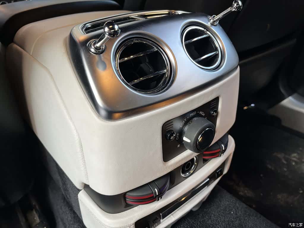 Rolls-Royce Ghost, 2013 11