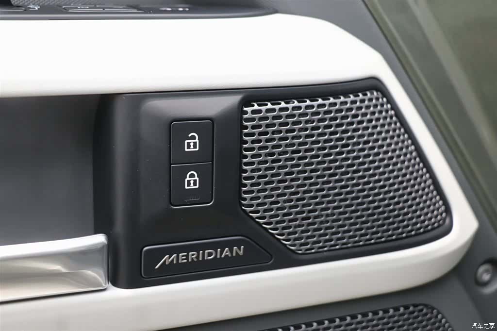 Land Rover Defender, 2021 11