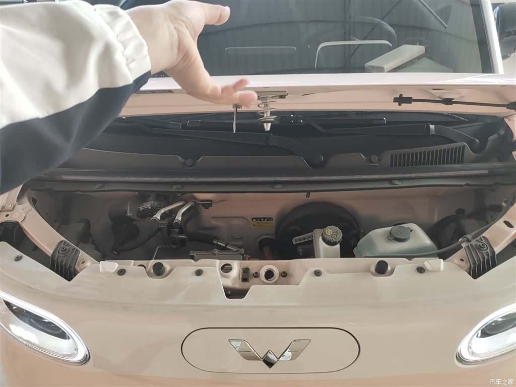 Wuling MINIEV, 2024 10