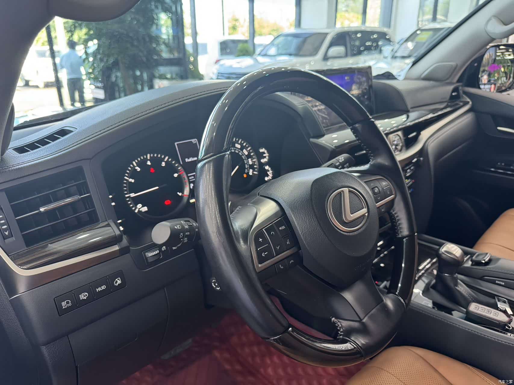 Lexus LX, 2022 4