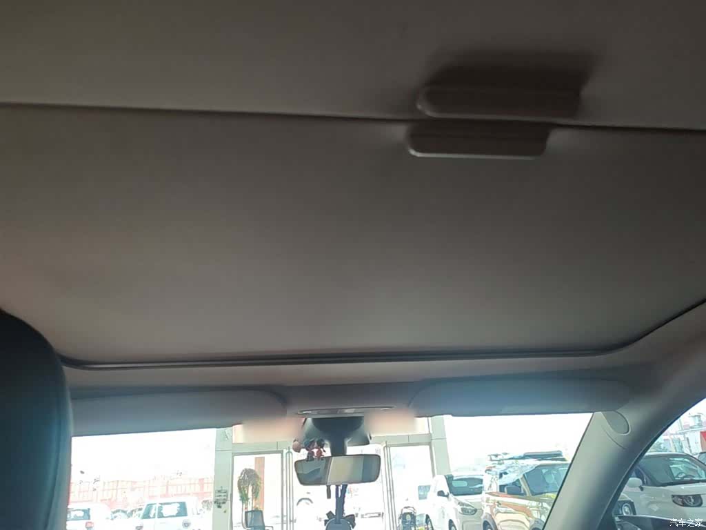 Tesla Model Y, 2023 18