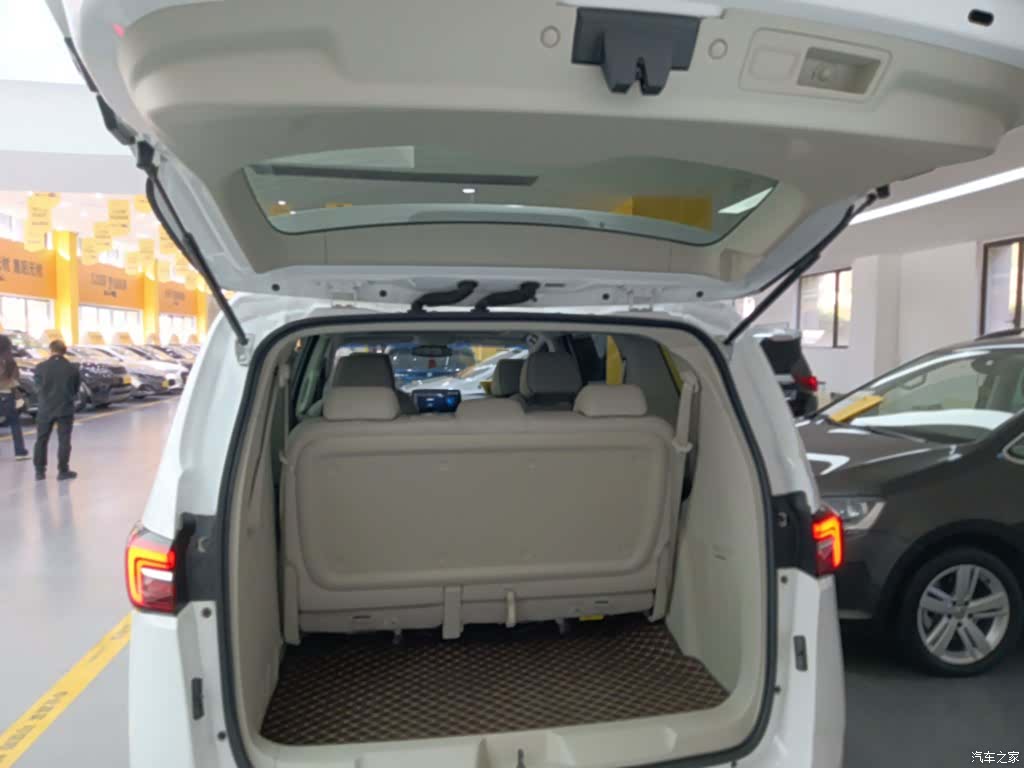 Buick GL8, 2023 15