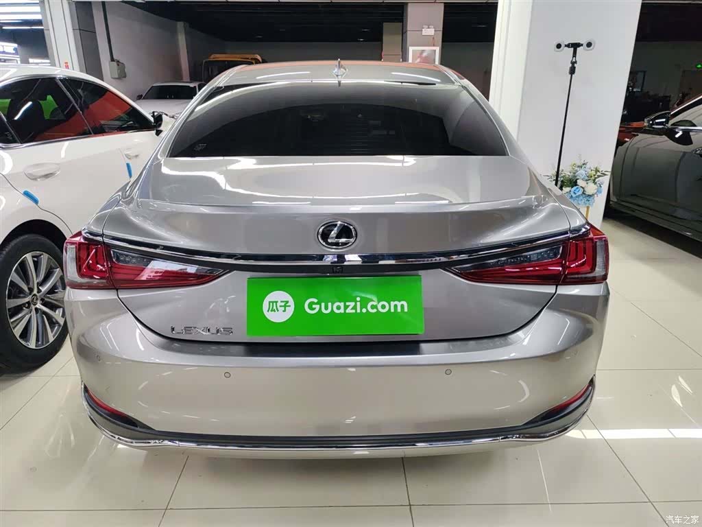 Lexus ES, 2020 6