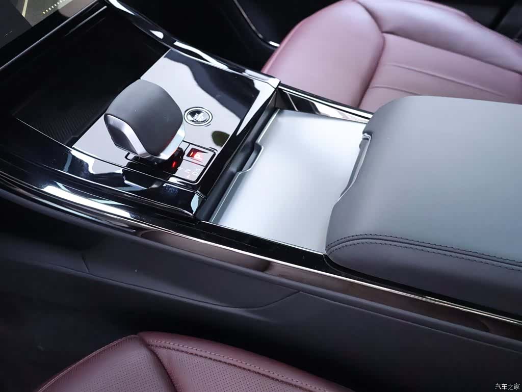 Land Rover Range Rover, 2026 12