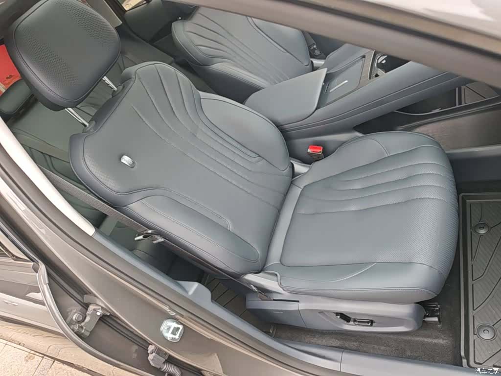 Geely Galaxy E5, 2026 25
